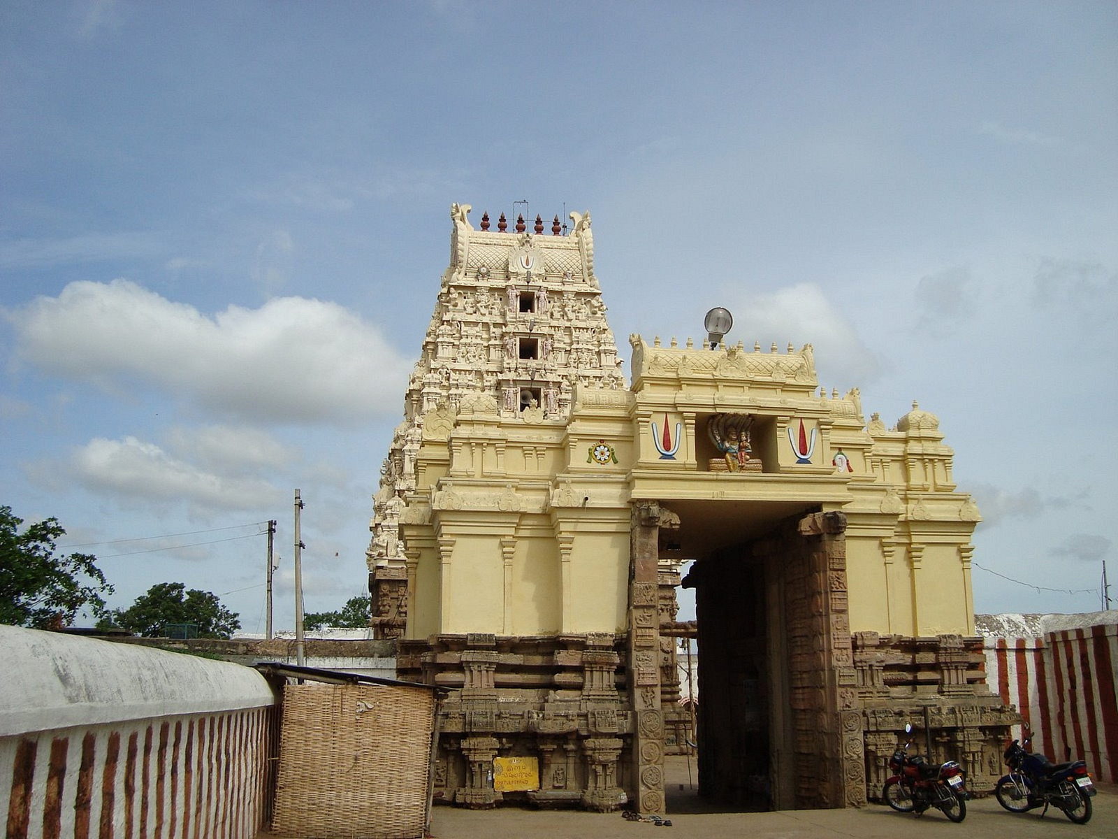 Lower Ahobilam temple