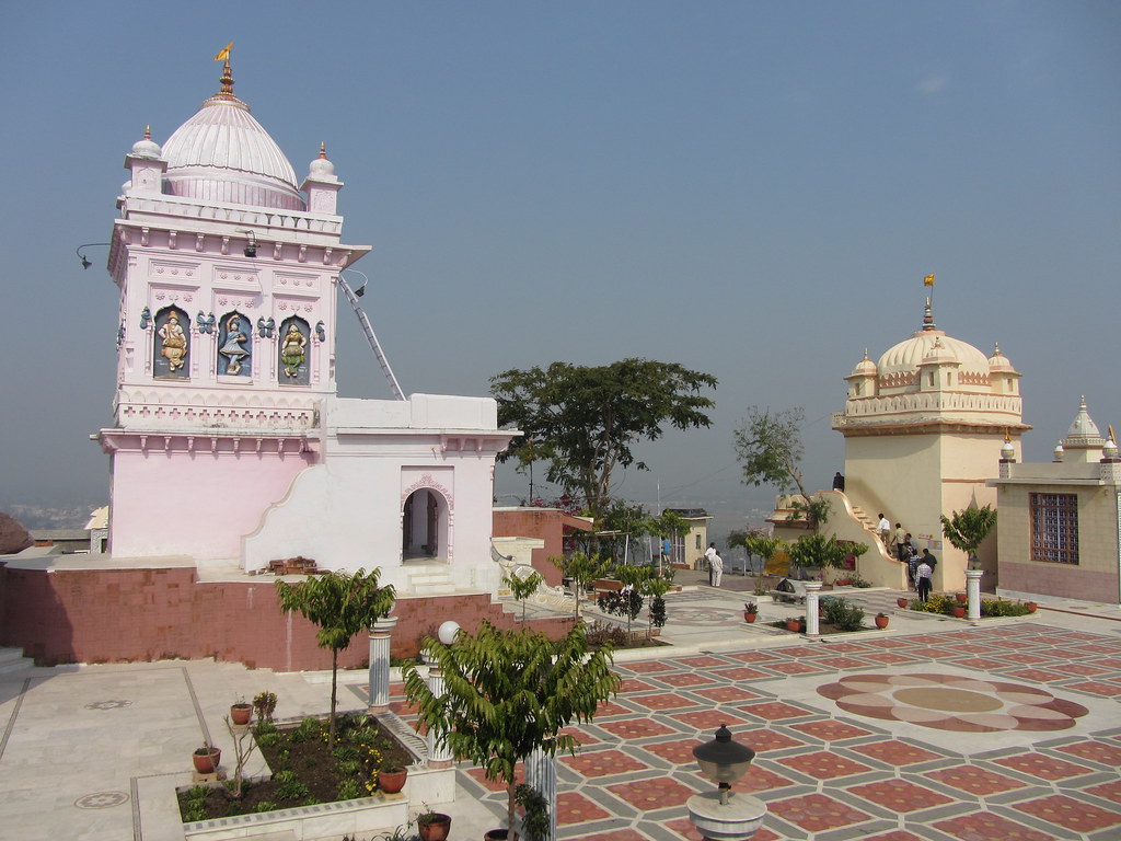 Pisanhari Ki Madiya